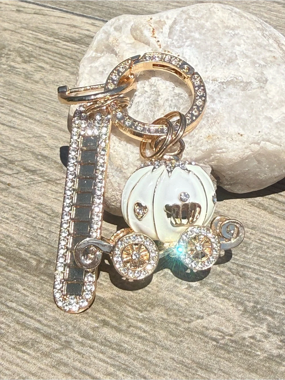 NWT Rhinestone Clear Pumpkin Cinderella Carriage 3D Keychain